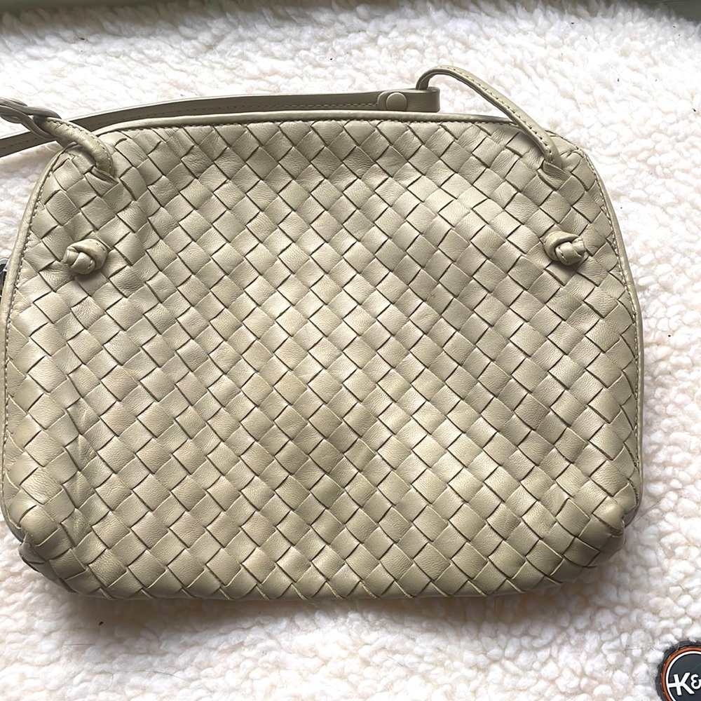 Gently used and starting fresh Nodini Style cross body small